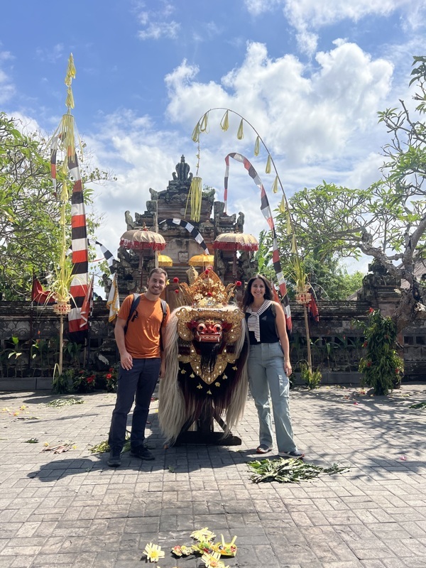 Avec le Barong