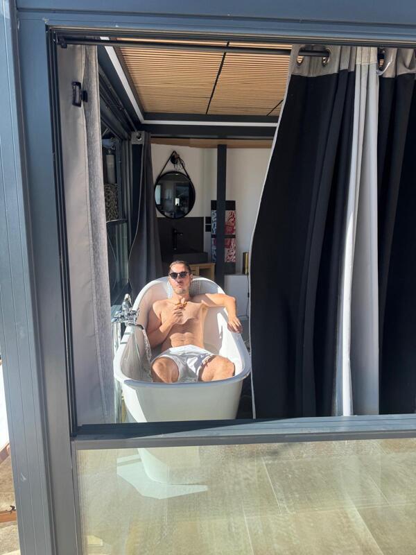 Petit déjeuner dans Baignoire