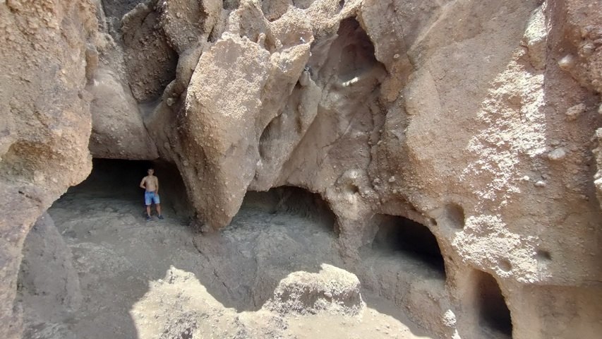 Grottes, Caves et Telde