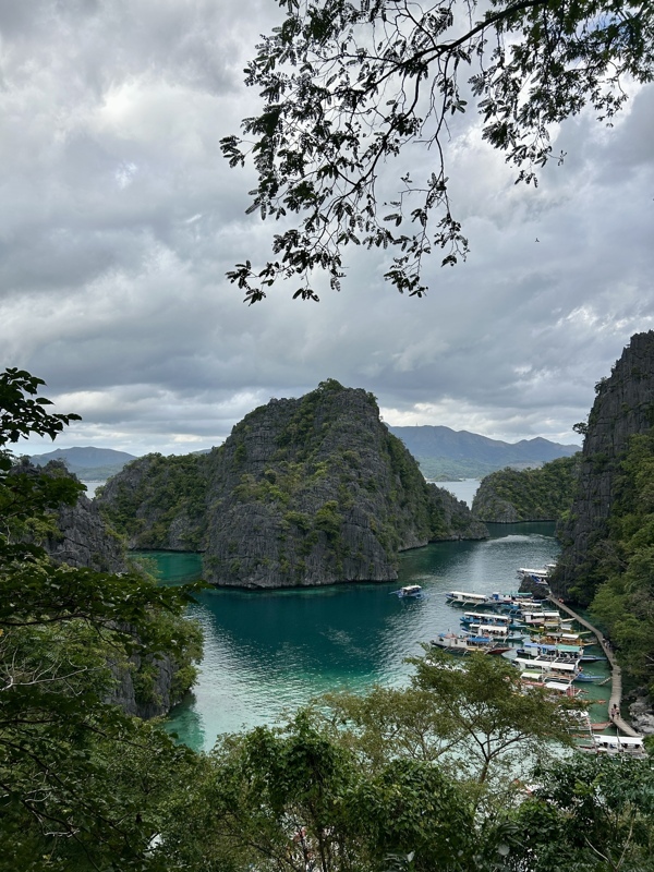 Kayangan Lake