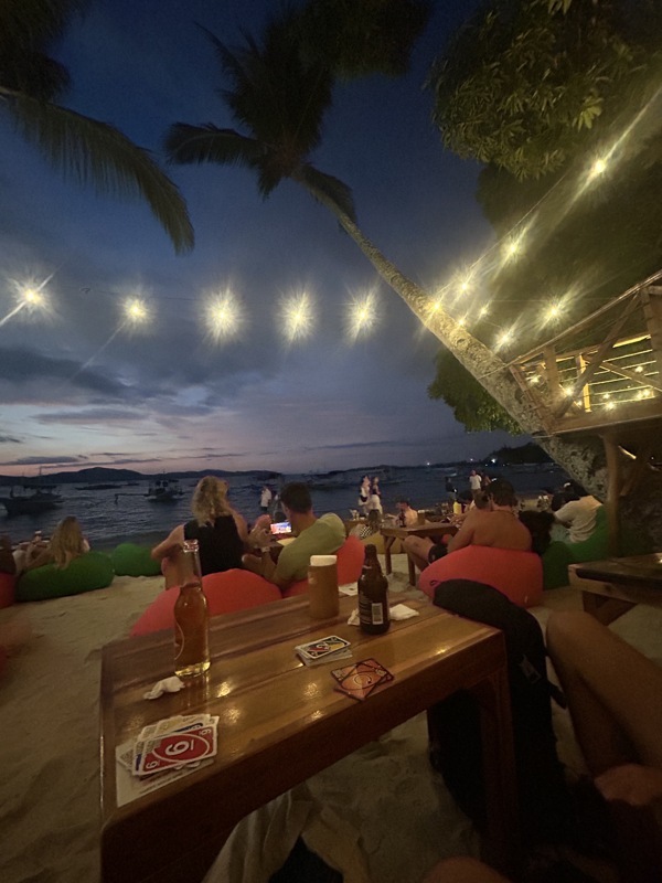Super restau et bar, le seul rempli tout le temps d’ailleurs