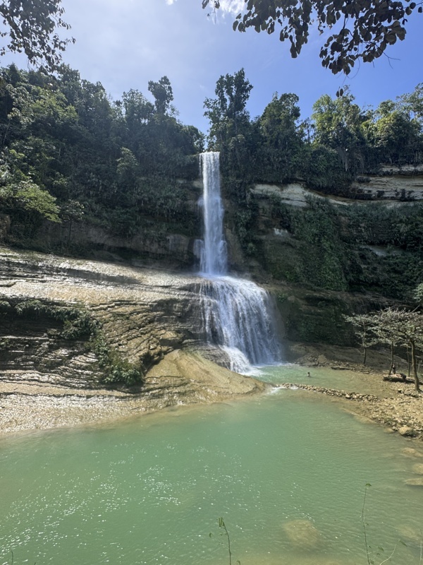 Can-umantad falls