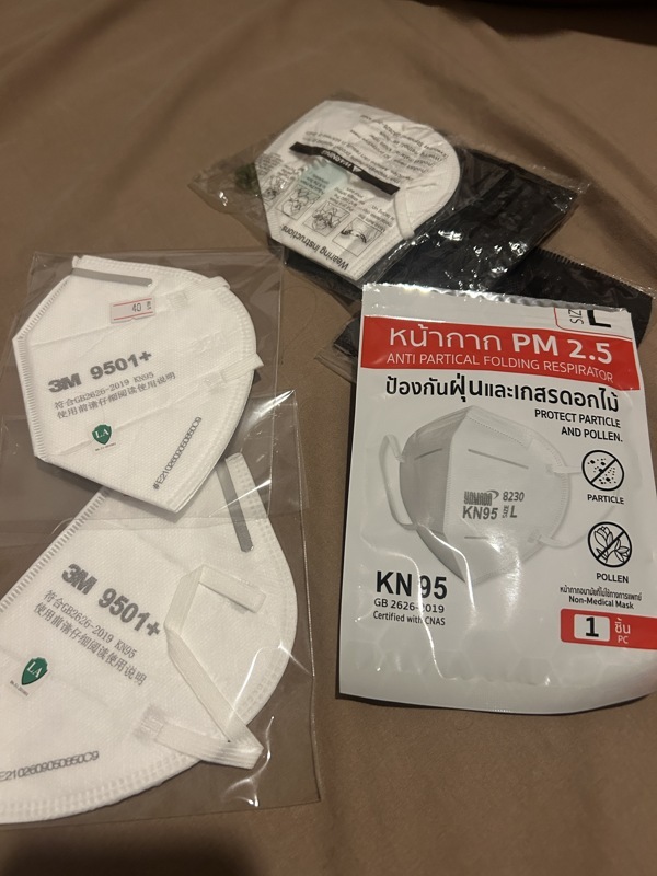 Ah oui et on a fait un nombre incalculable de pharmacie pour trouver des masques.. on a réussi à en trouver mais pas en une seule fois