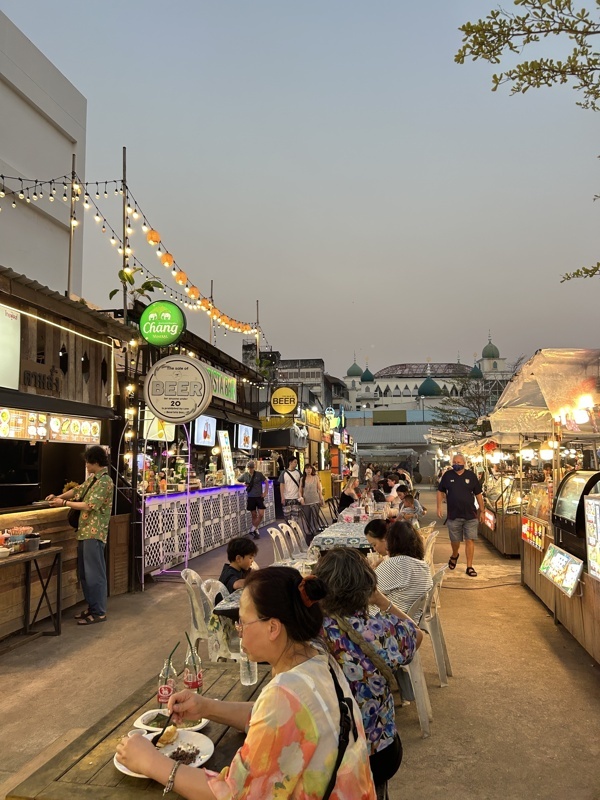 Night market favori