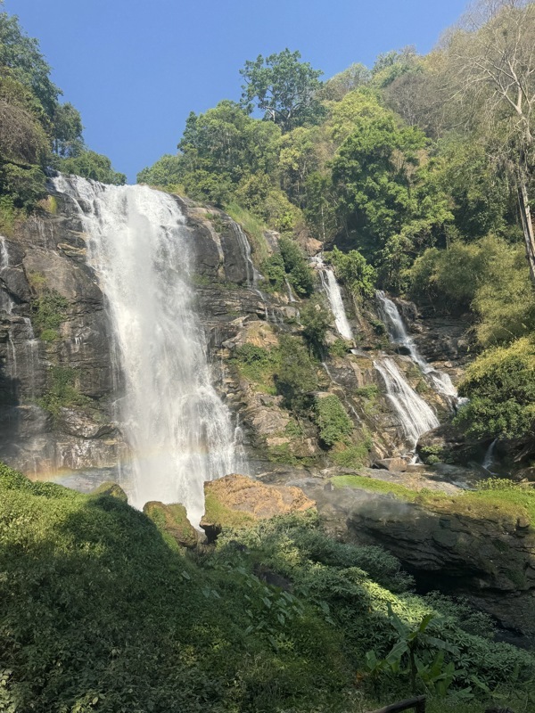 Très belle cascade dans le parc Doi Inthanon