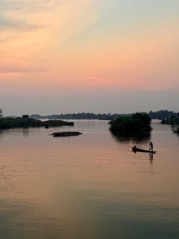 Le pêcheur est l’homme de notre guesthouse, le soir il va remonter ses filets pour la pêche