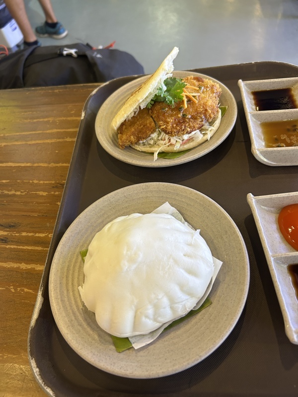 Bao vege pour moi et roujiano poulet pour Jessy