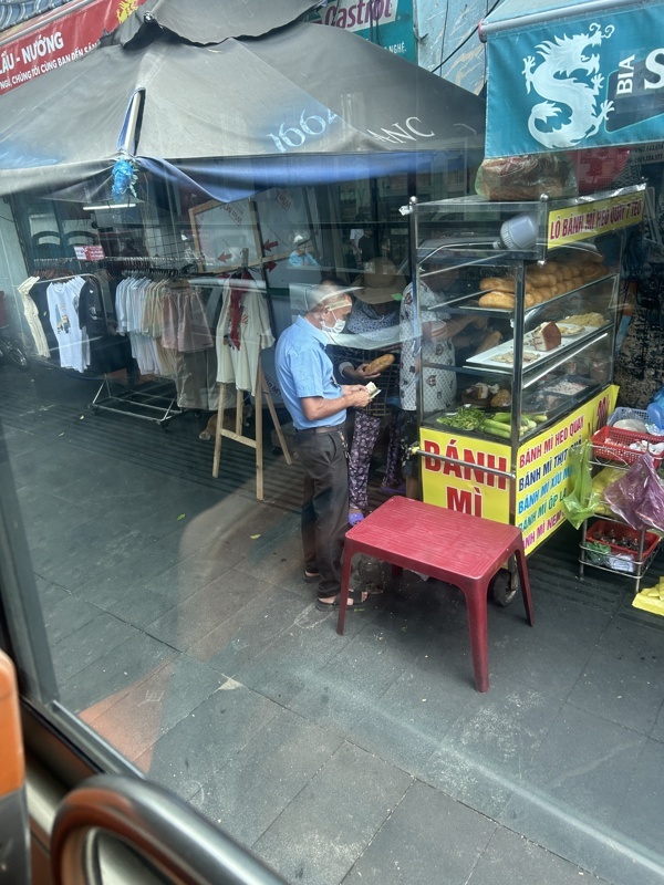 Le contrôleur c’était arrêté pour acheter à manger en 10sec