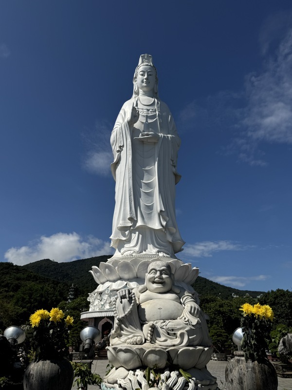 Lady bouddha