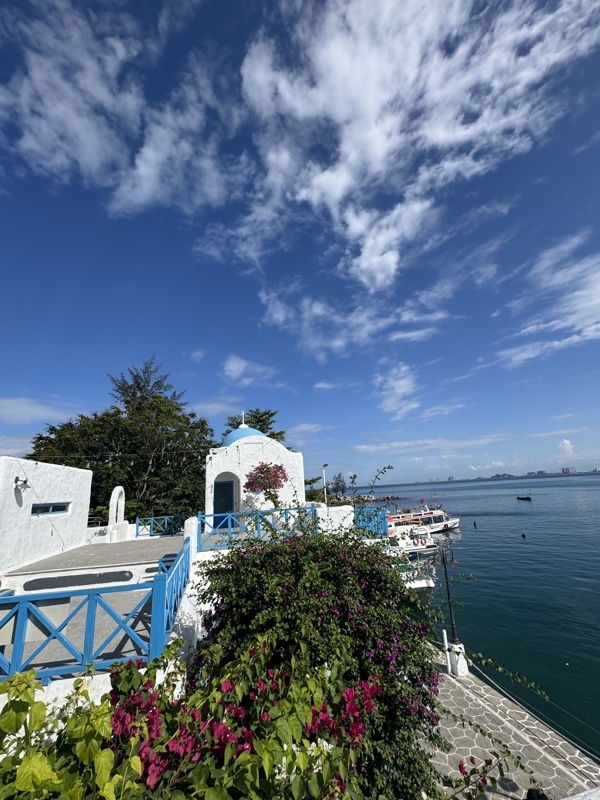 Petit bar, on se croirait à Santorin