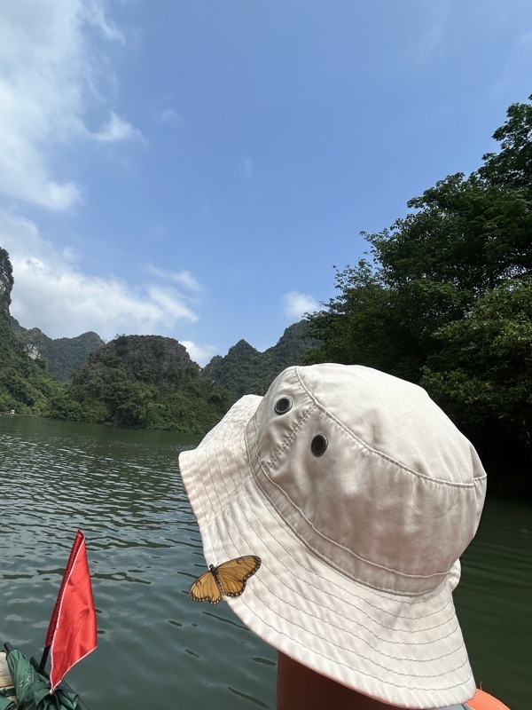 Un voyageur avec nous