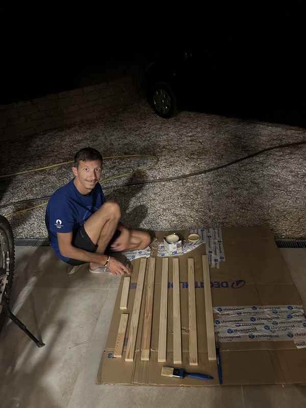 En peu de travail de nuit pour finir le vernis