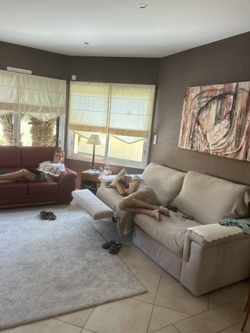 Papy qui dort, mais chut il dit ne jamais dormir