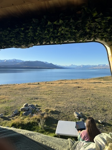 Mon espace de travail pour écrire, face au lac Pukaki