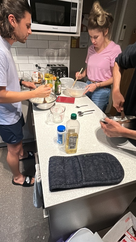 Préparation des pates à pizza