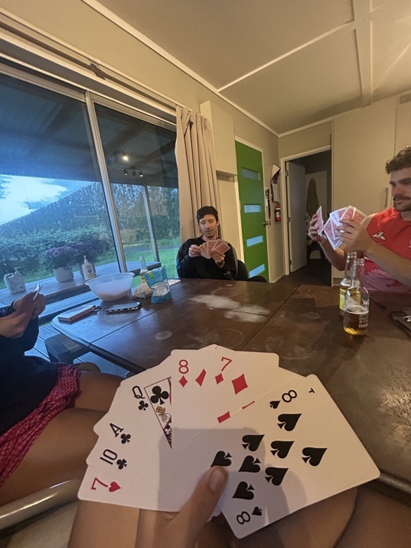Belote, je n’avais pas un super jeu à ce moment là