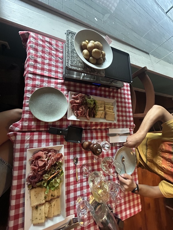 Raclette avant de quitter le pays, après plus de 19 mois sans… c’était un délice