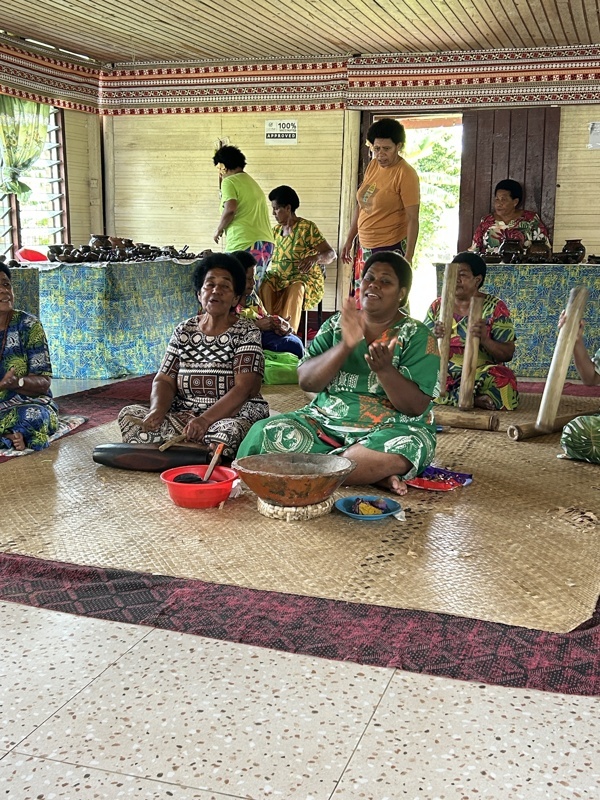Cérémonie du kava au village de poterie