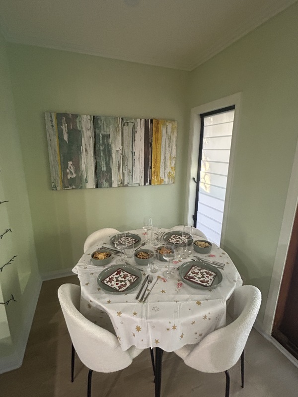 Très belle table pour Noël, merci les filles !
