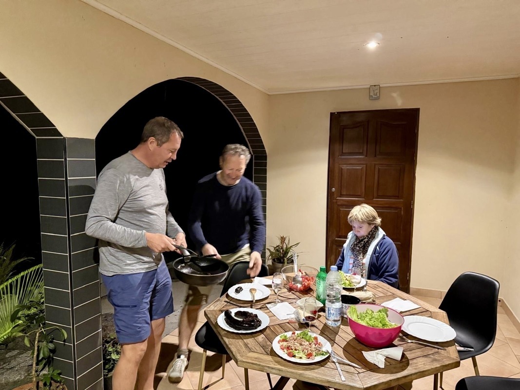 Boudin noir et saucisses salade tomates