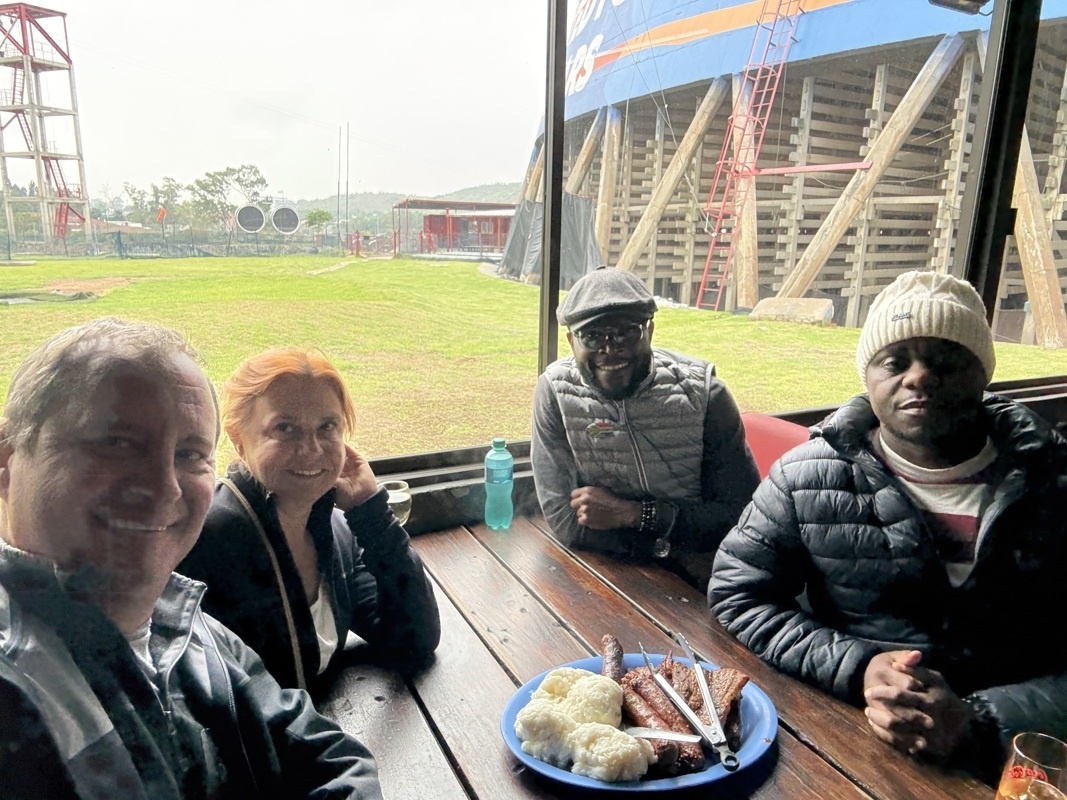 avec Joachim notre guide et Foster notre chauffeur