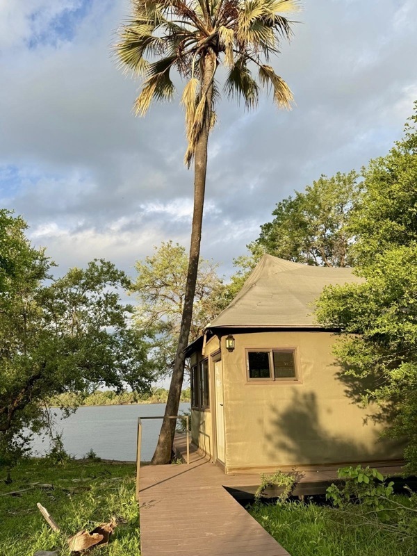et quelle tente, au bord du Zambèze...