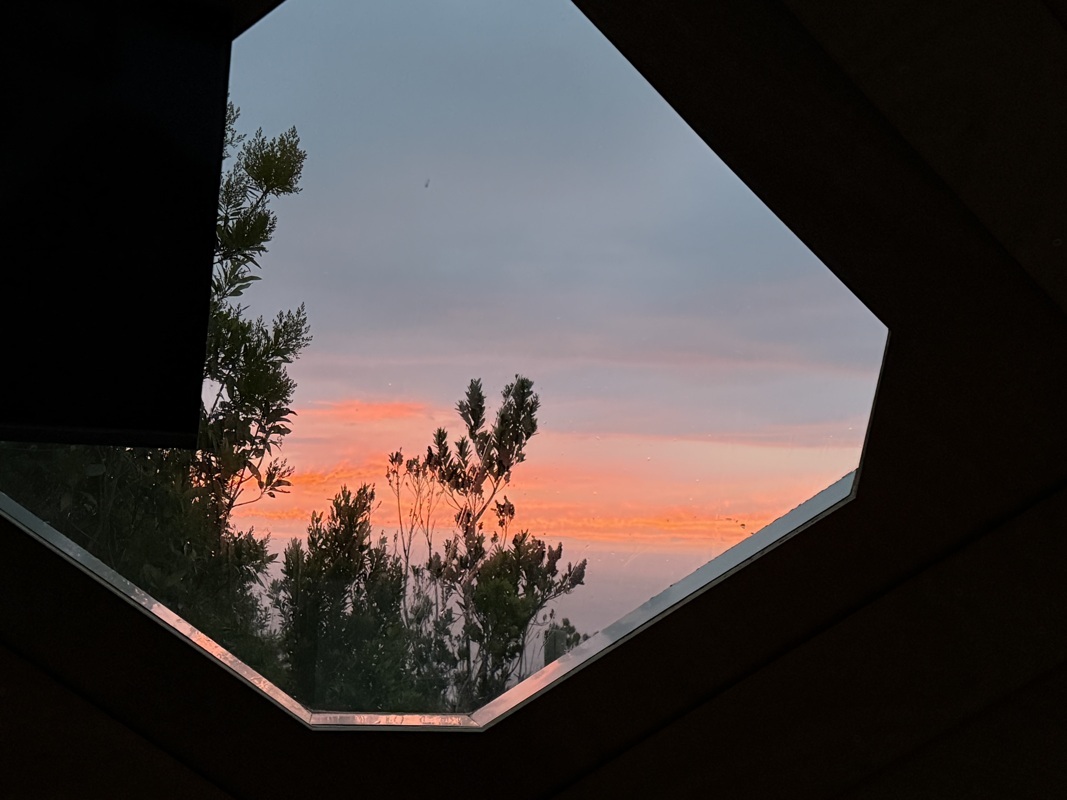 Lever du jour vu du lit