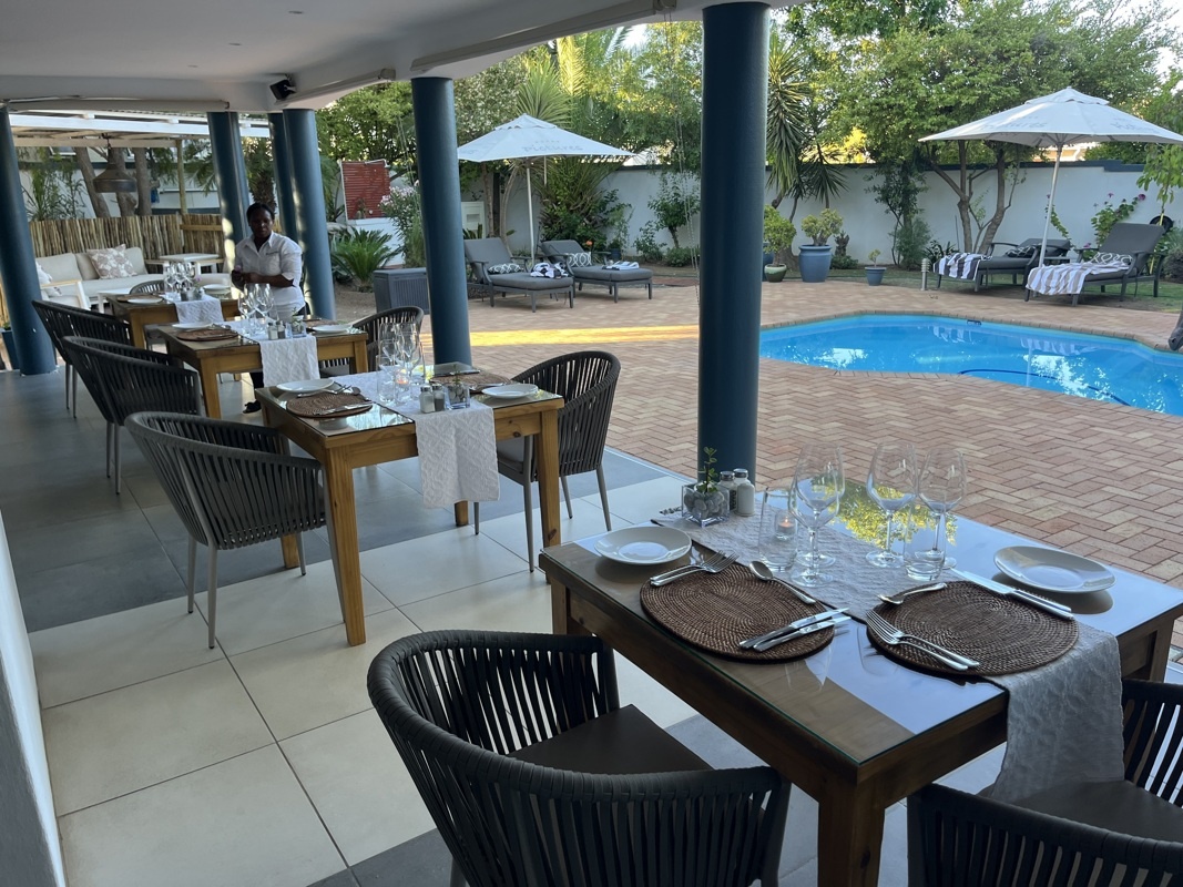 4 chambres, 4 tables pour dîner, pas une de plus