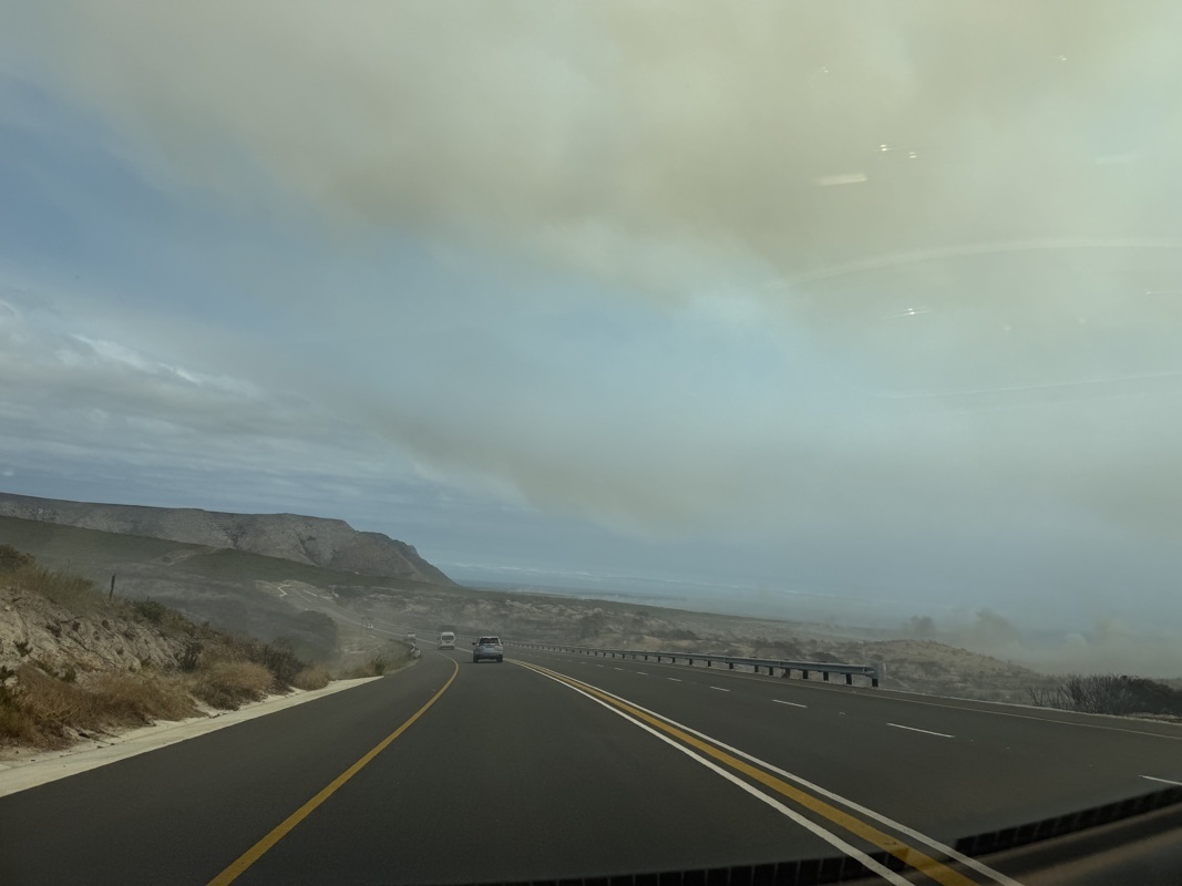 Le feu de chaque côté de notre route