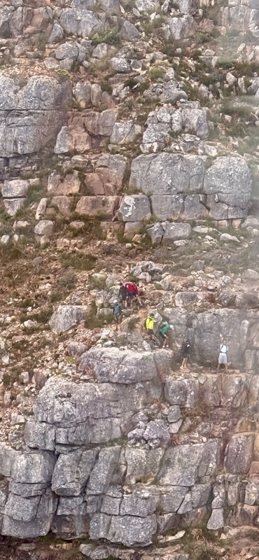 ils descendent, wouhaou, incroyable