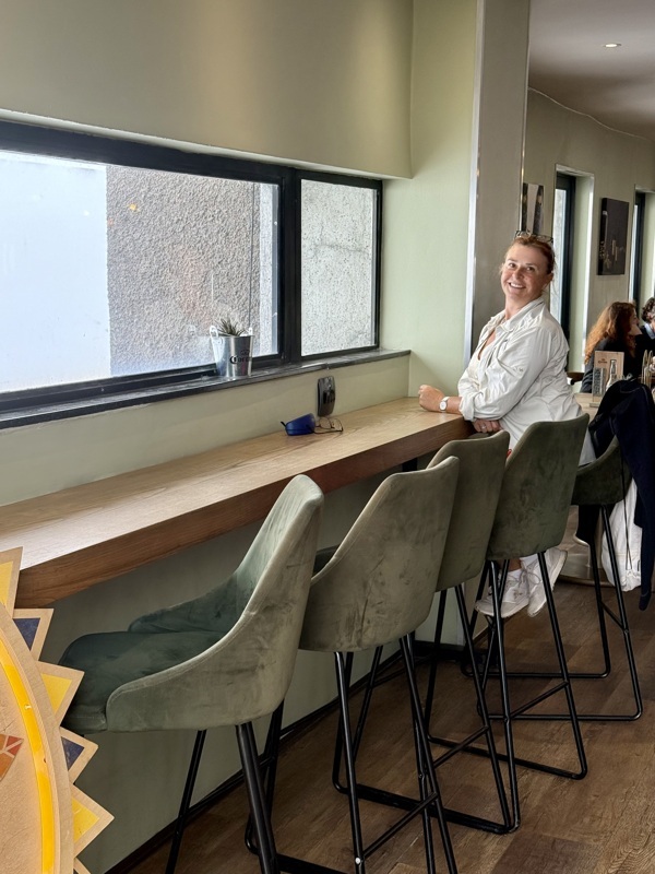 dejauner en haut en attendant dess eclaircies....qui ne sont pas venues