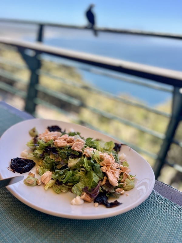 salade truite au cap de Bonne-Espérance, y en a un qui n'attend qu'on tourne le dos!