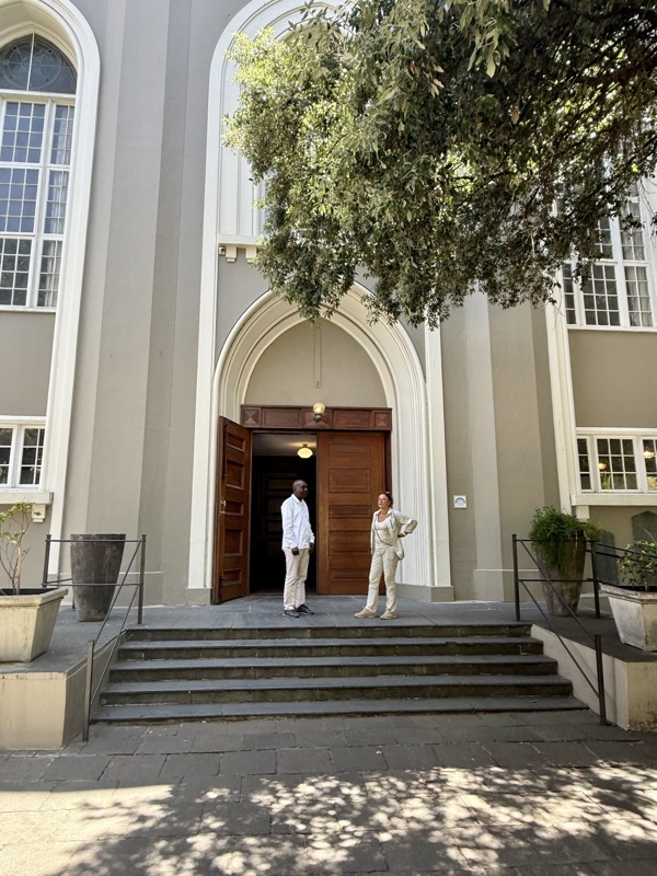 tous les dimanches matins à la sortie de la messe des familles hollandaises, ils faisaient leur marché en sortant
