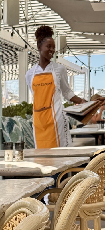 Notre champagne Français choisi ses représentantes!