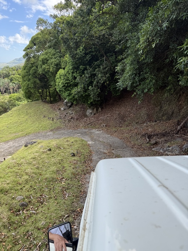 Le chemin très pentus en 4x4