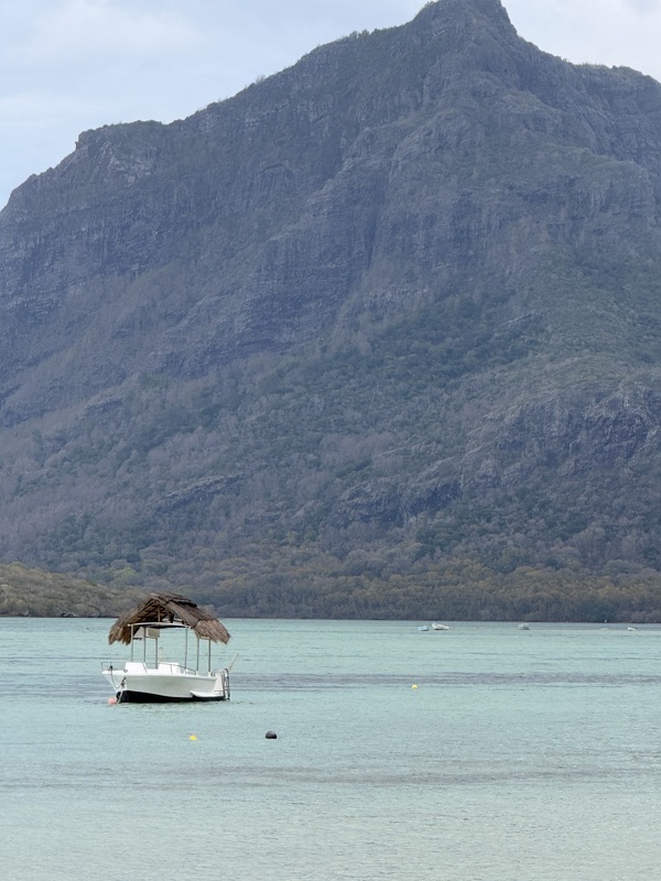 le Morne derriere nous, on ne pourra pas y monter