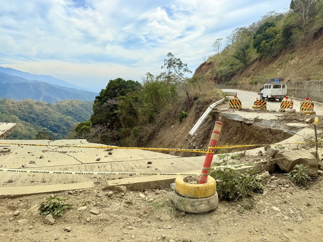 route emportée par la pluie des typhons