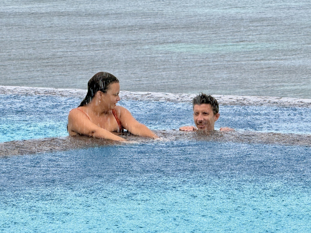 Retour hôtel, la pluie (qlq minutes) après les nuages, mais toujours chaleur très agreable