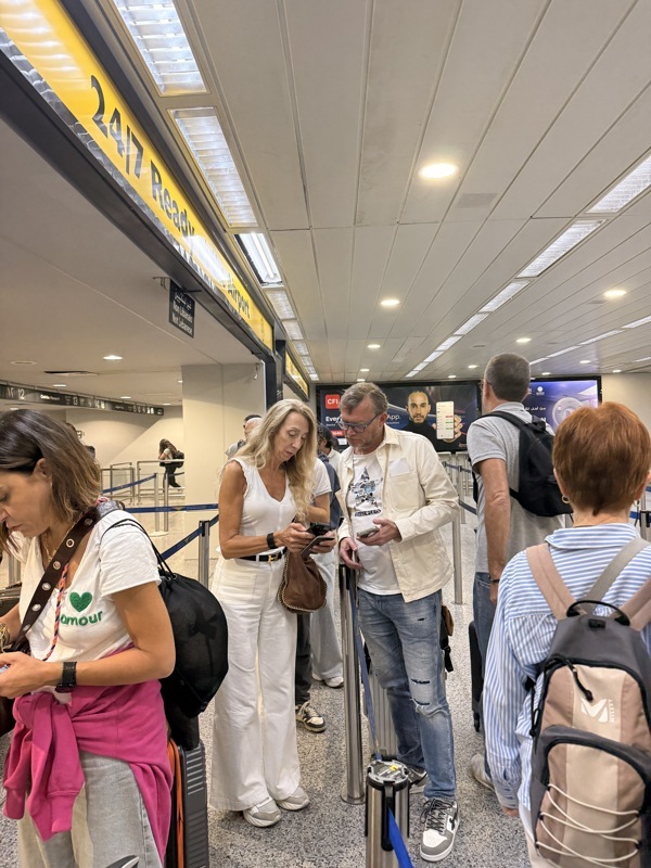 Jean mi ne perd pas de temps en arrivant à Beyrouth. Un 06…